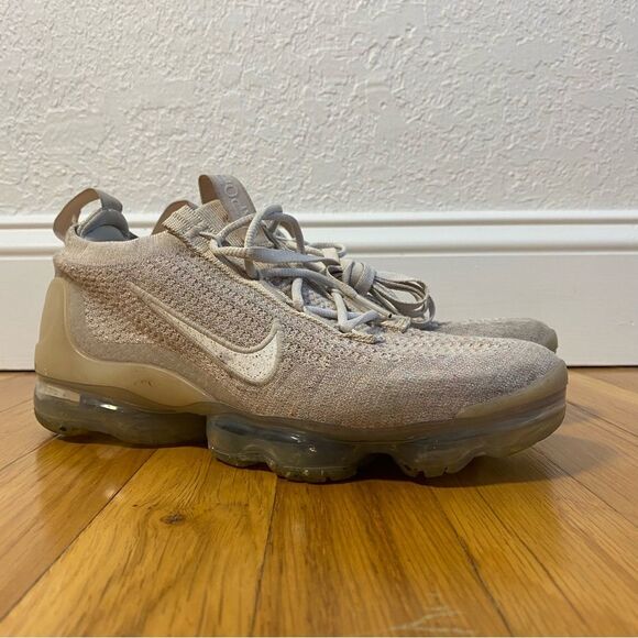 Women 7.5 - Nike Air VaporMax 2021 Flyknit Oatmeal Cream/White DC9454-101 - Picture 1 of 6